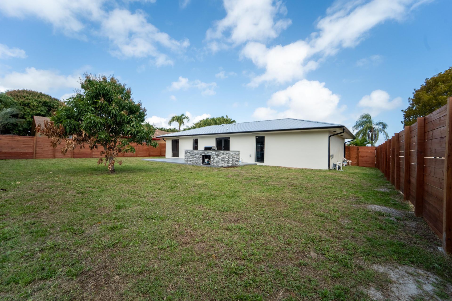 1382 N Mangonia Drive, West Palm Beach, FL 33401 Photo