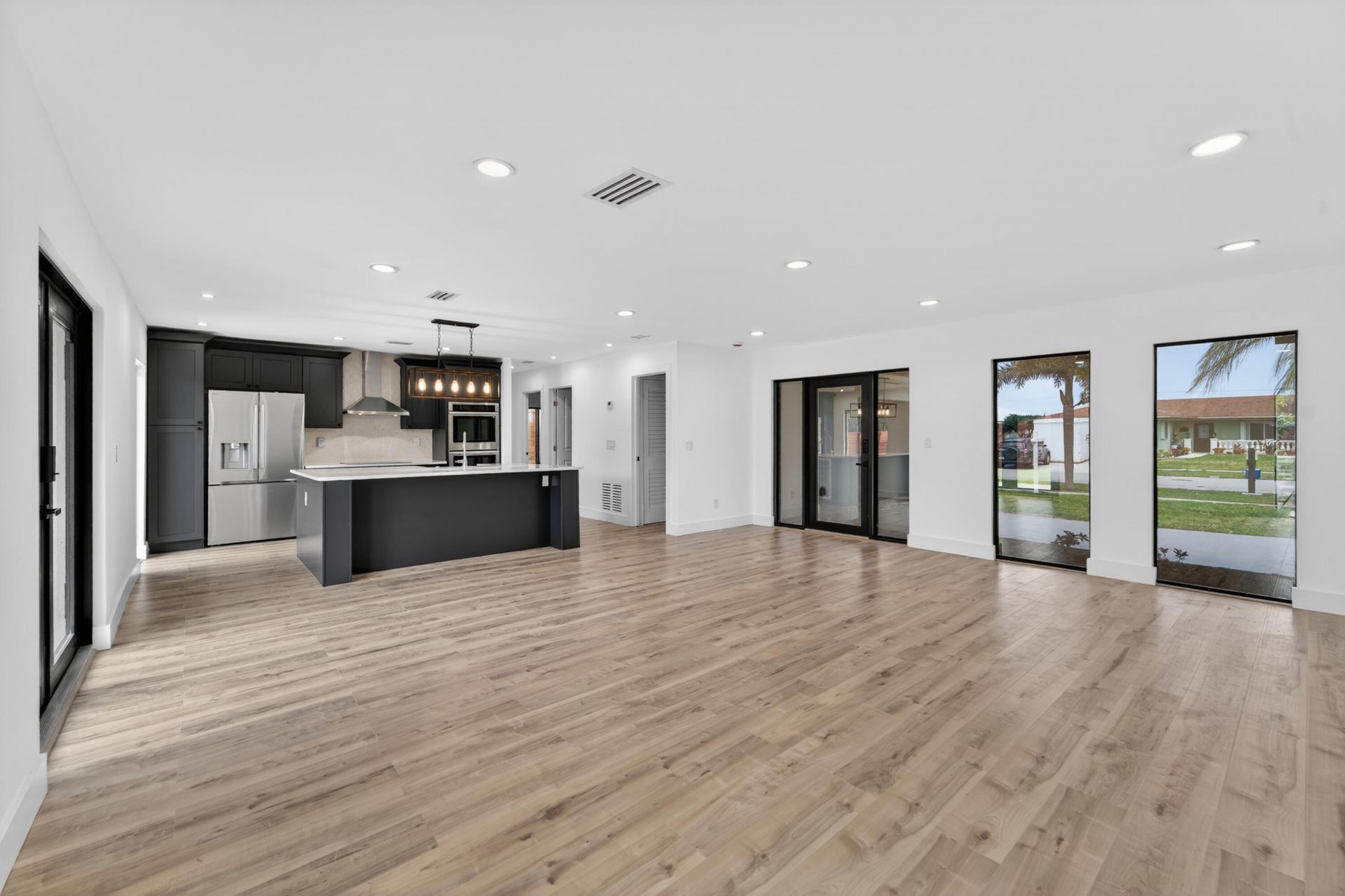 1382 N Mangonia Drive, West Palm Beach, FL 33401 Photo