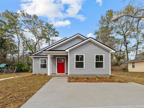 74 Shawnee Trail , Crawfordville, FL 32327