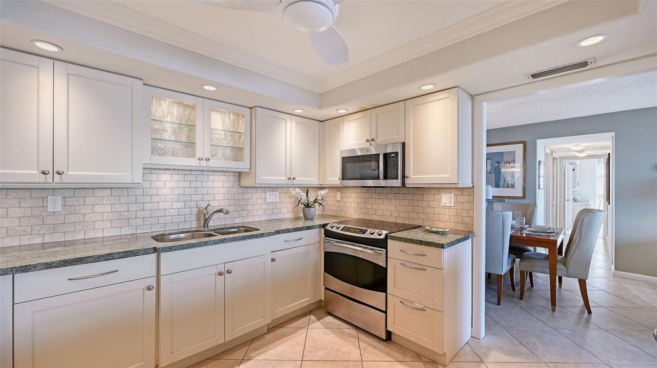 101 Benjamin Franklin Drive, Unit 73, Sarasota, FL 34236 Photo