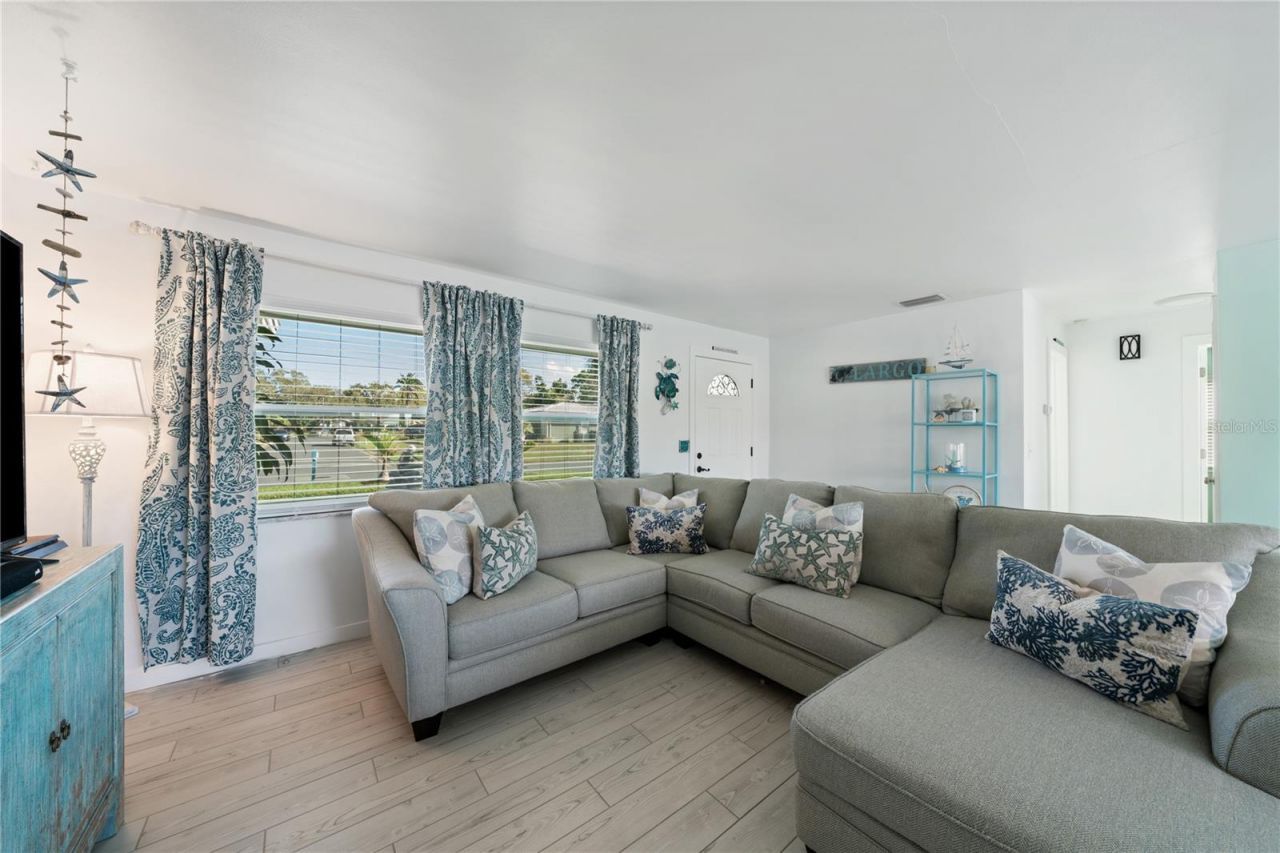 632 Shore Drive, Largo, FL 33771 Photo