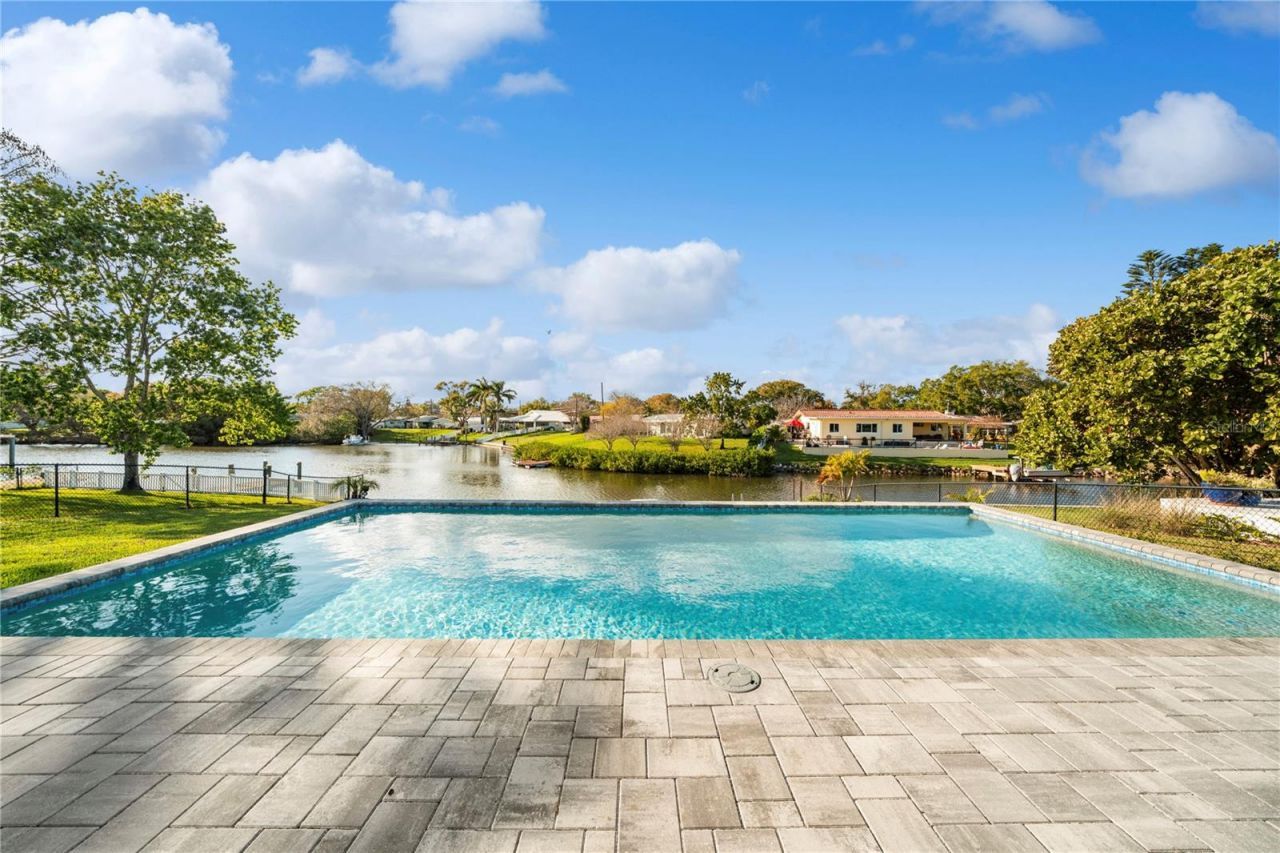 632 Shore Drive , Largo, FL 33771 Photo