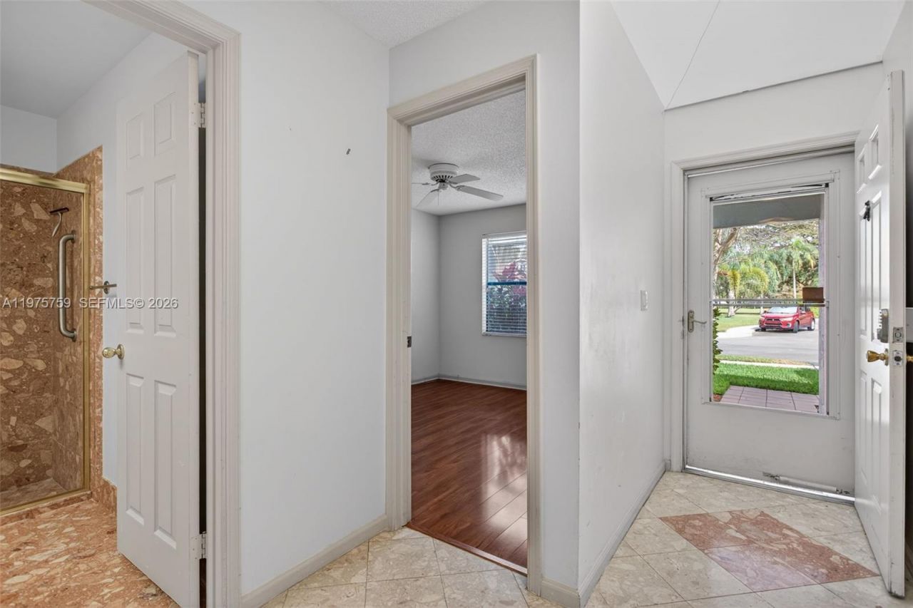 6708 N Pine Island Rd, Tamarac, FL 33321 Photo