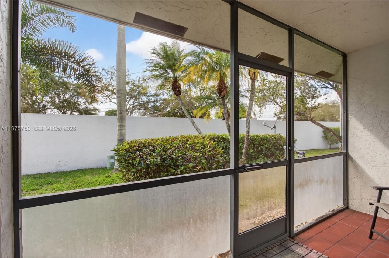 6708 N Pine Island Rd, Tamarac, FL 33321 Photo