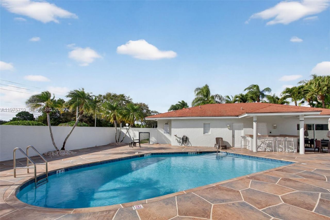 6708 N Pine Island Rd, Tamarac, FL 33321 Photo