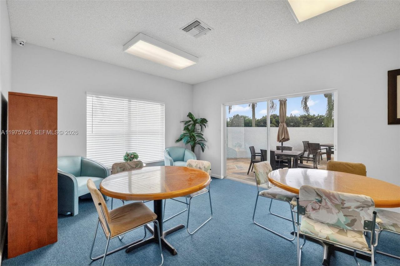 6708 N Pine Island Rd, Tamarac, FL 33321 Photo