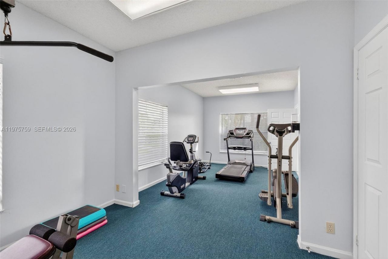 6708 N Pine Island Rd, Tamarac, FL 33321 Photo