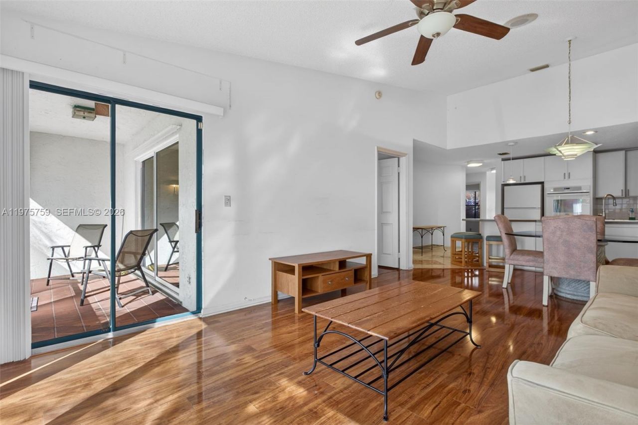 6708 N Pine Island Rd, Tamarac, FL 33321 Photo