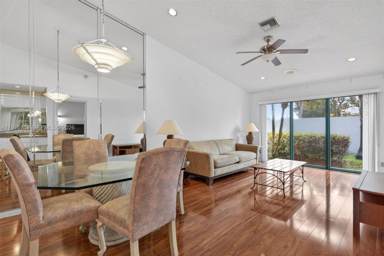 6708 N Pine Island Rd, Tamarac, FL 33321 Photo