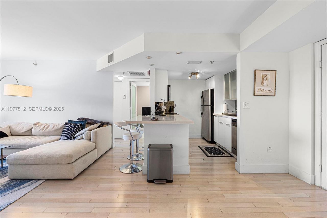 1621 Bay Rd, Unit 505, Miami Beach, FL 33139 Photo
