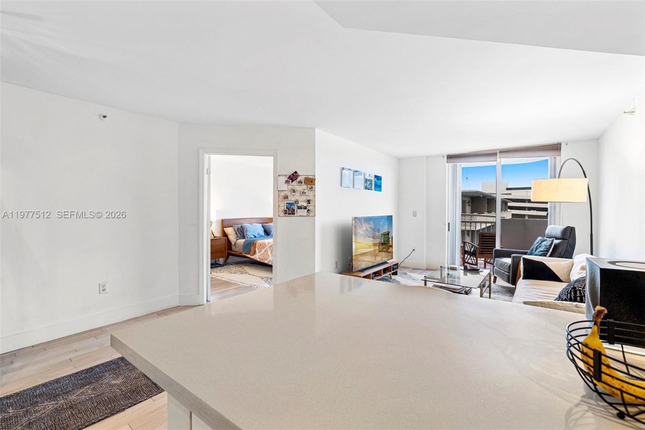 1621 Bay Rd, Unit 505, Miami Beach, FL 33139 Photo