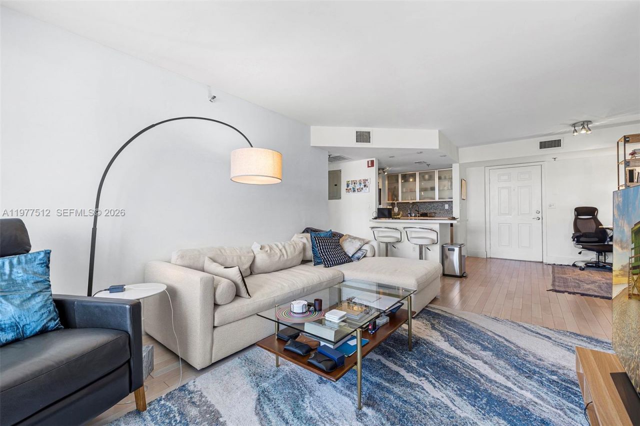 1621 Bay Rd, Unit 505, Miami Beach, FL 33139 Photo