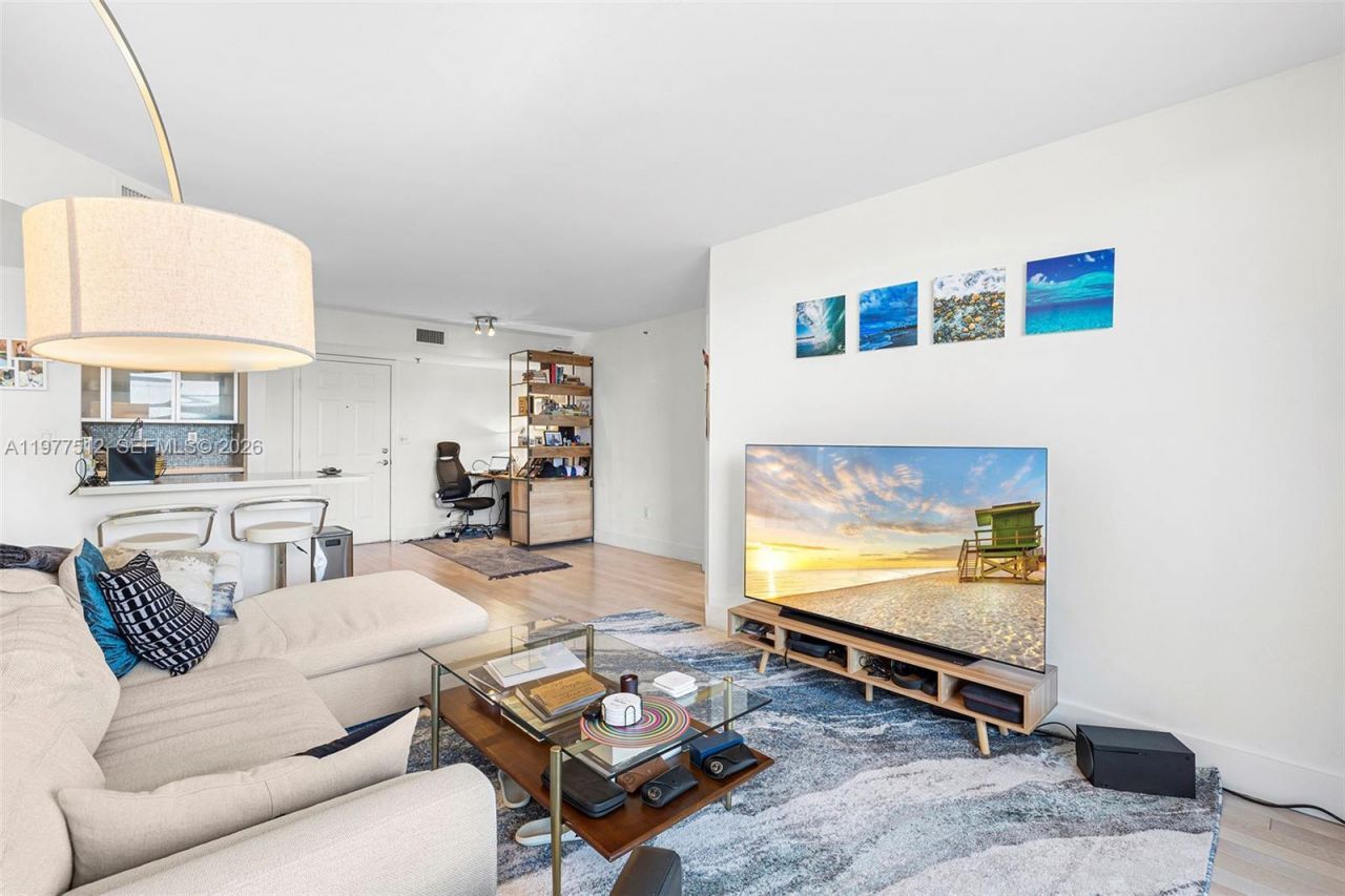 1621 Bay Rd, Unit 505, Miami Beach, FL 33139 Photo