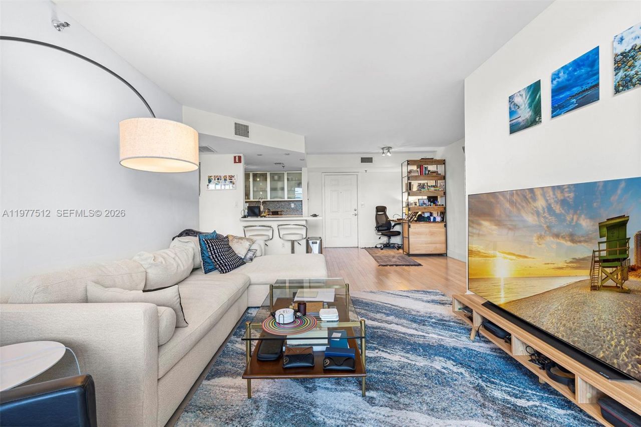 1621 Bay Rd, Unit 505, Miami Beach, FL 33139 Photo