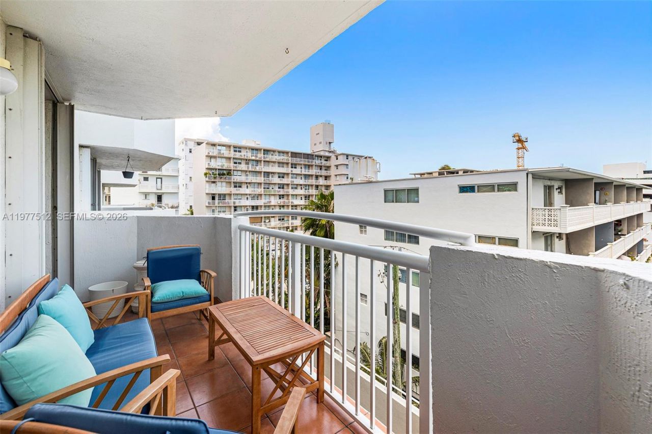 1621 Bay Rd, Unit 505, Miami Beach, FL 33139 Photo