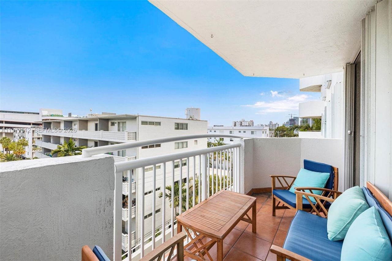 1621 Bay Rd, Unit 505, Miami Beach, FL 33139 Photo