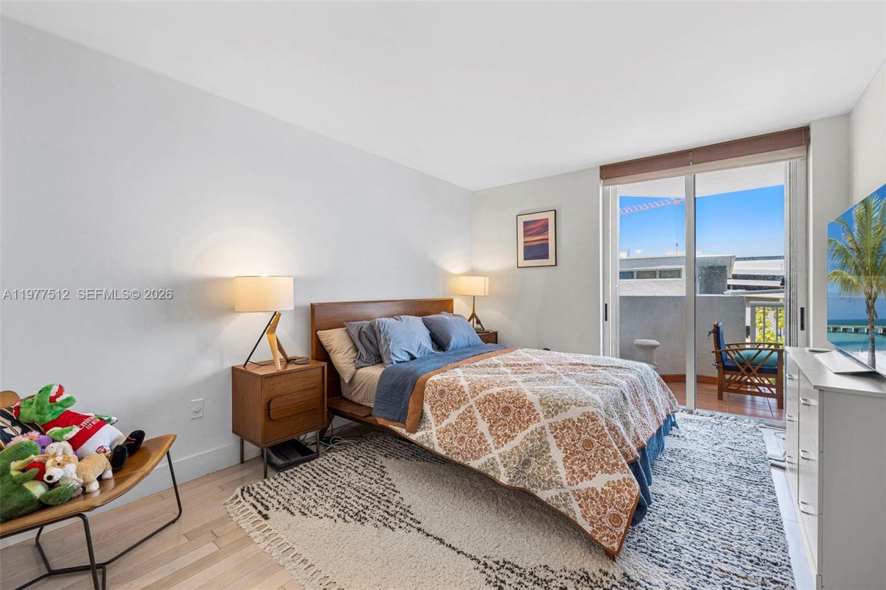 1621 Bay Rd, Unit 505, Miami Beach, FL 33139 Photo