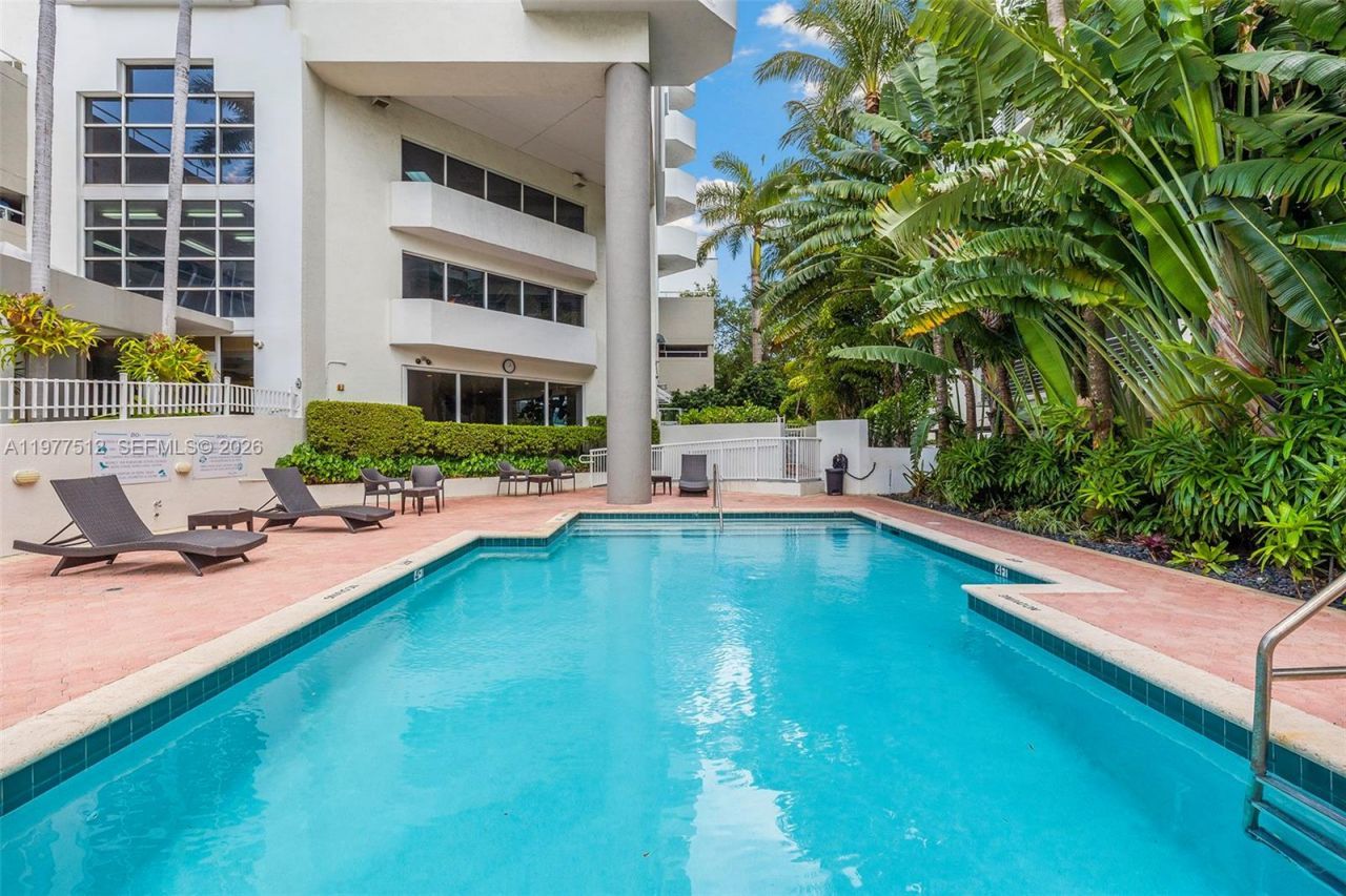 1621 Bay Rd, Unit 505, Miami Beach, FL 33139 Photo