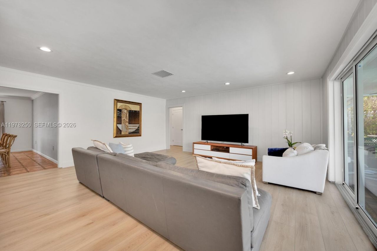 1235 NE 95th St , Miami Shores, FL 33138 Photo