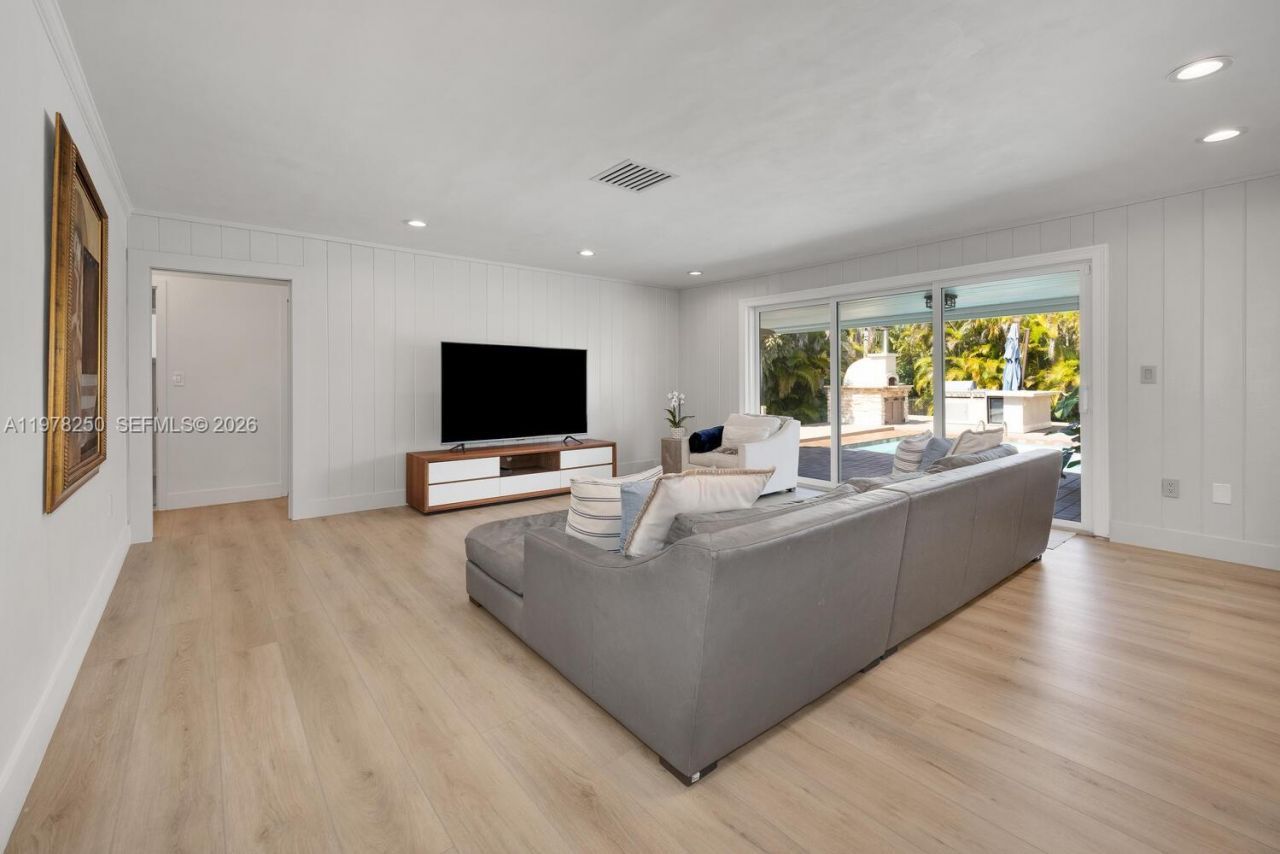 1235 NE 95th St , Miami Shores, FL 33138 Photo