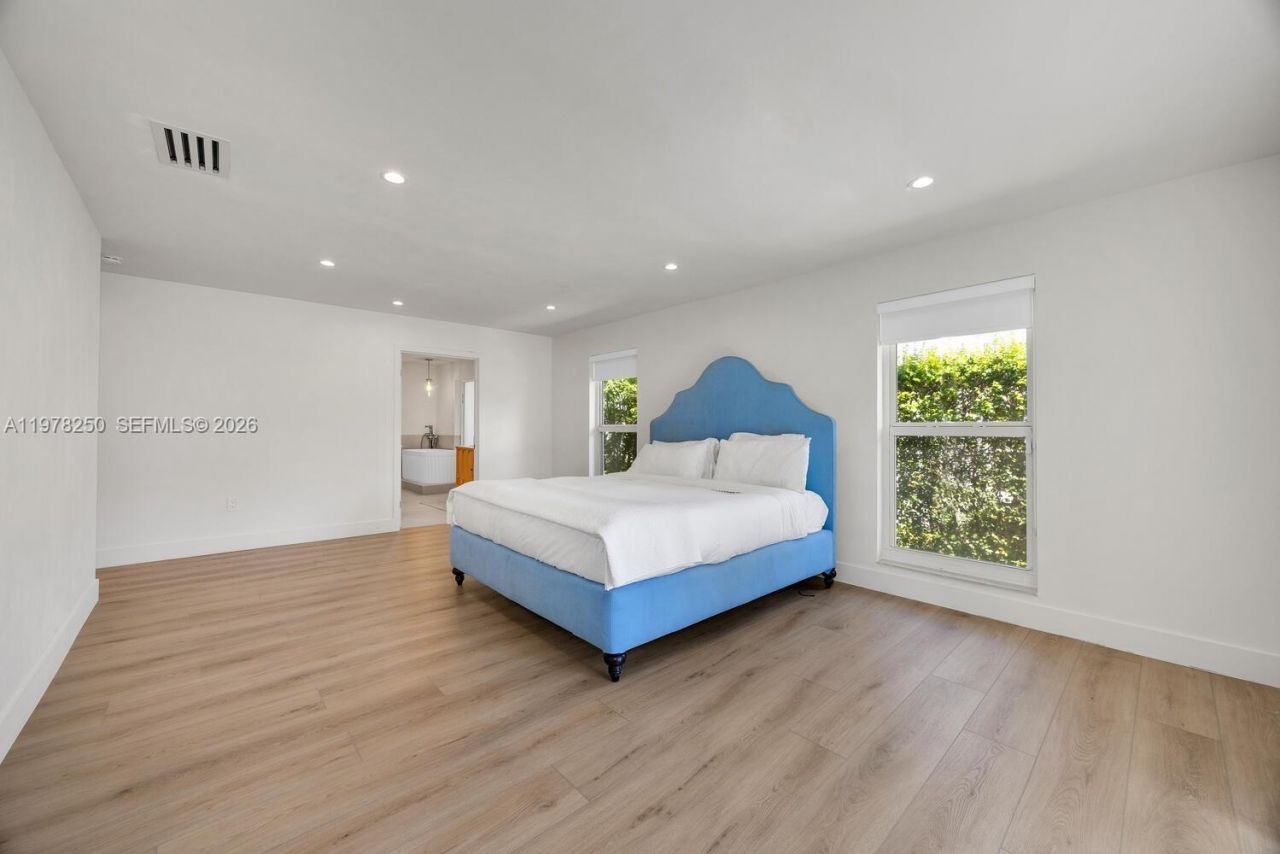 1235 NE 95th St , Miami Shores, FL 33138 Photo