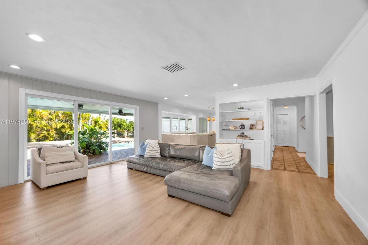 1235 NE 95th St , Miami Shores, FL 33138 Photo