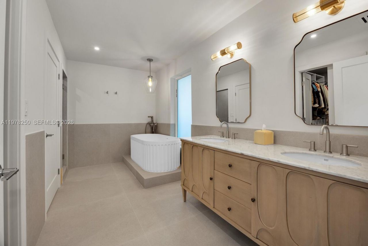 1235 NE 95th St , Miami Shores, FL 33138 Photo