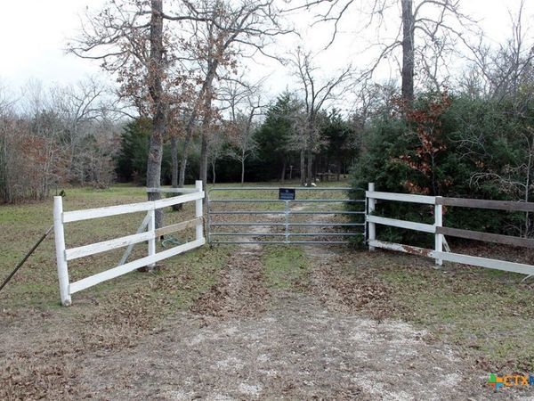 8729 E Fm 20 , Dale, TX 78616