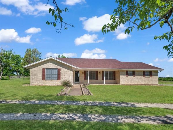 5108 Woodard Avenue, Cleburne, TX 76033