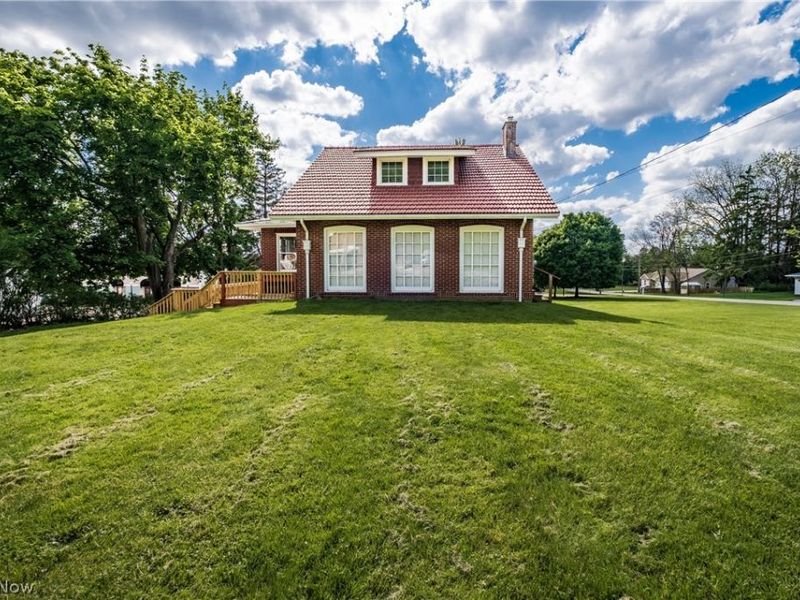 545 Pittsburg Avenue NW, North Canton, OH 44720 Photo 2