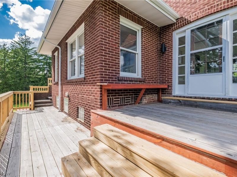 545 Pittsburg Avenue NW, North Canton, OH 44720 Photo 4