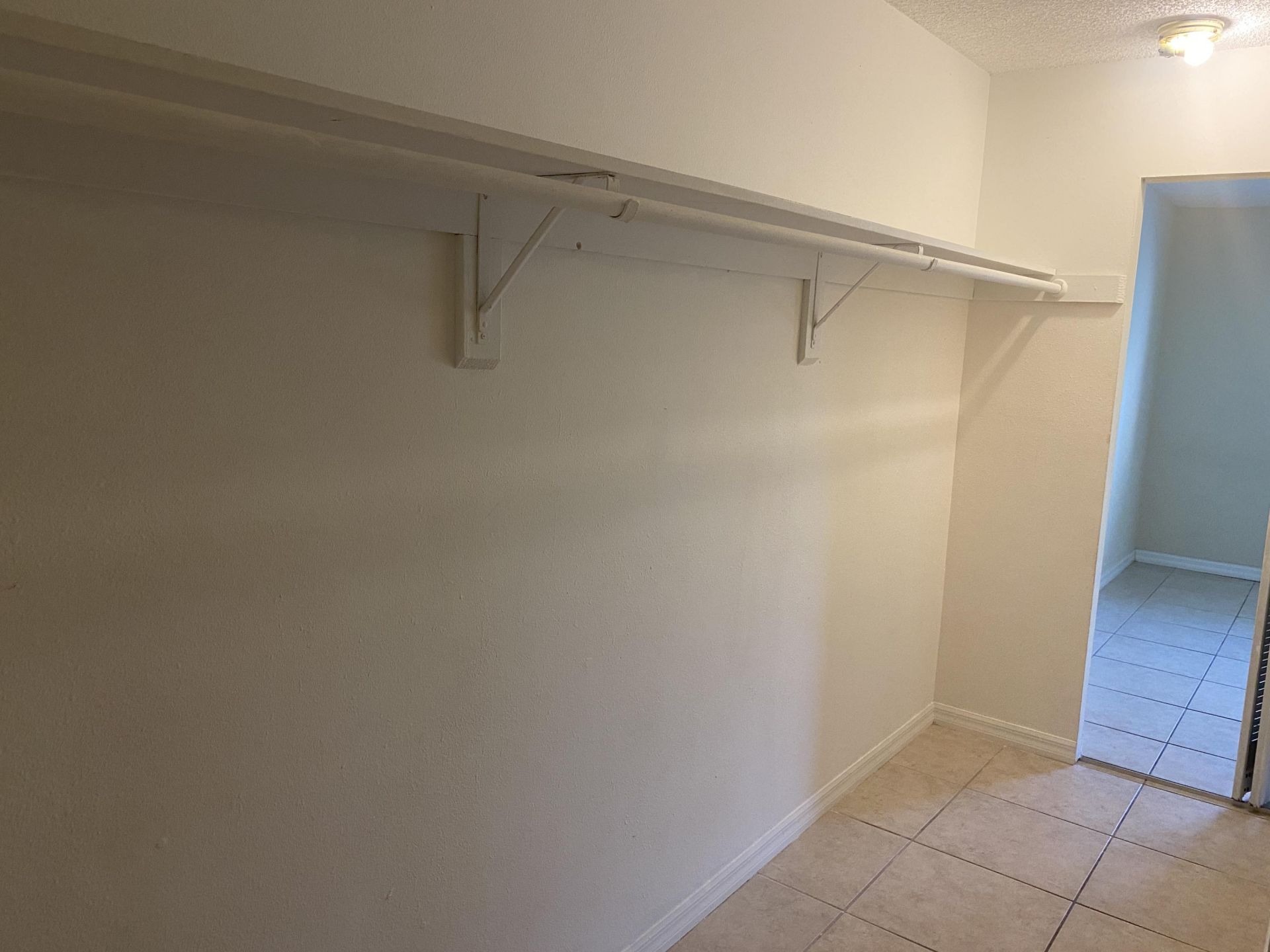 409 Executive Center Drive, Unit 211, West Palm Beach, FL 33401 Photo