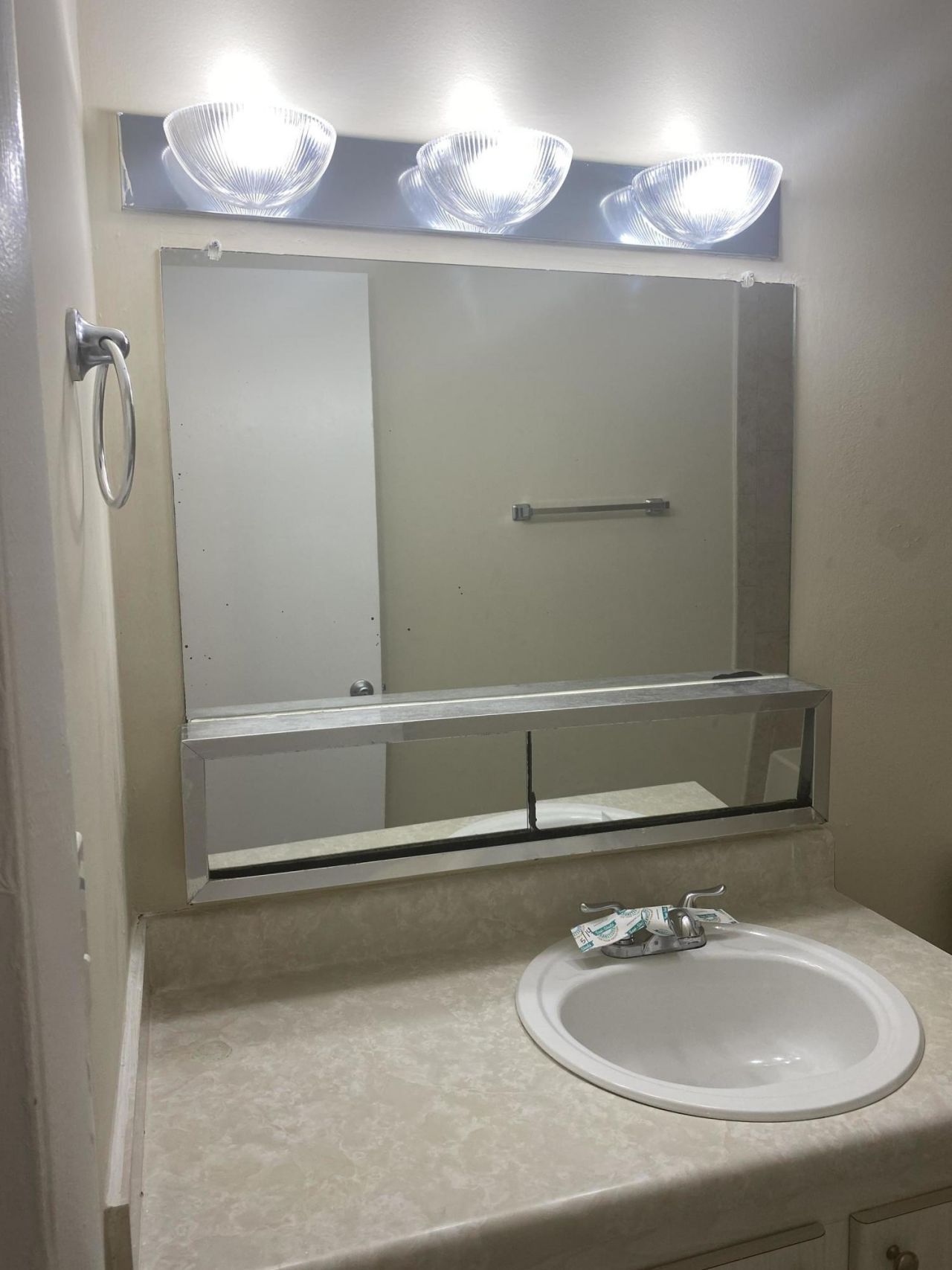 409 Executive Center Drive, Unit 211, West Palm Beach, FL 33401 Photo