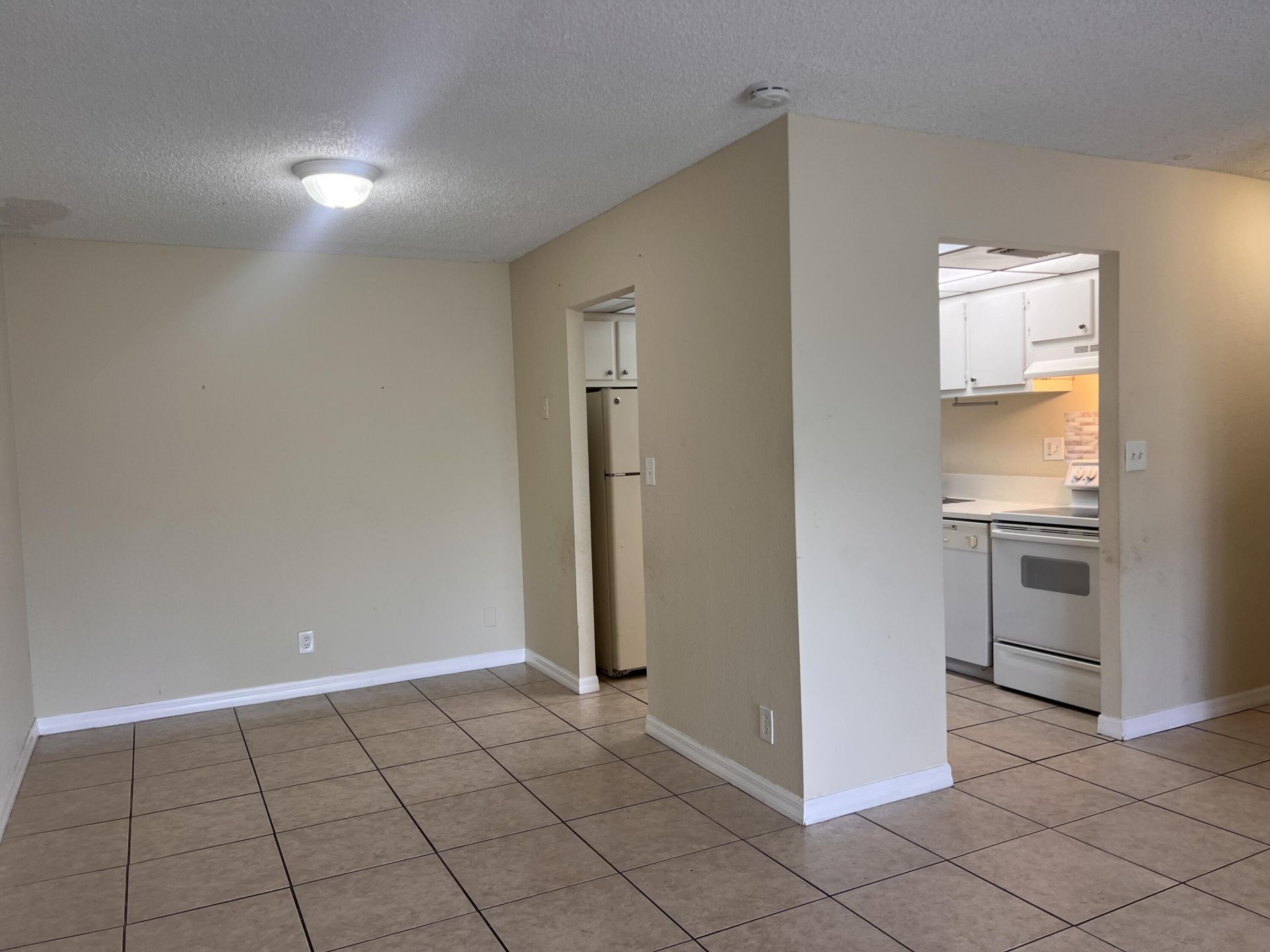 409 Executive Center Drive, Unit 211, West Palm Beach, FL 33401 Photo