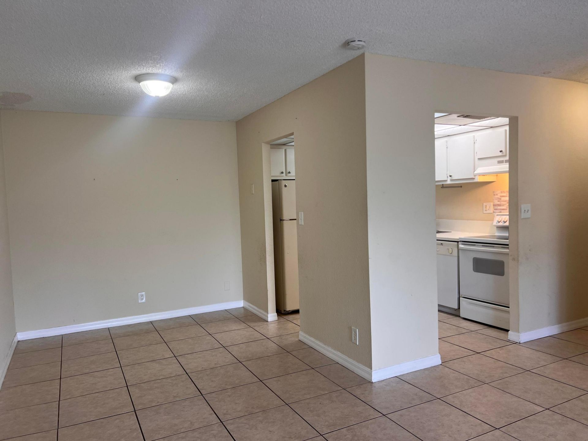 409 Executive Center Drive, Unit 211, West Palm Beach, FL 33401 Photo