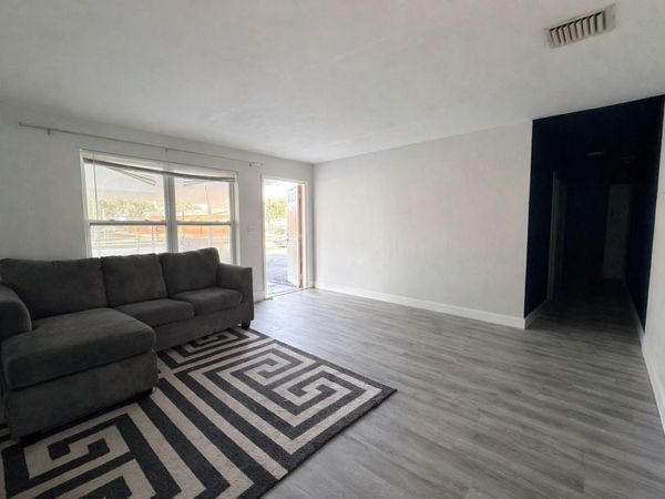 2950 NW 20th St, Fort Lauderdale, FL 33311