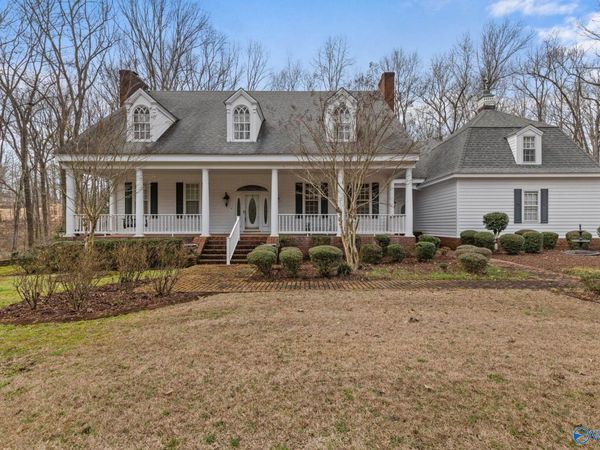 71 Windsor Drive, Russellville, AL 35653