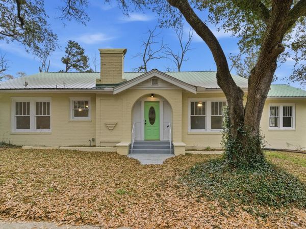 1601 N 5th Ave., Laurel, MS 39440