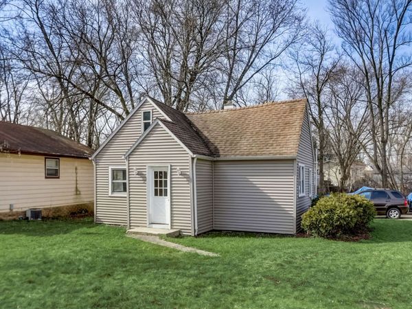 611 Golfview Drive , Round Lake Beach, IL 60073