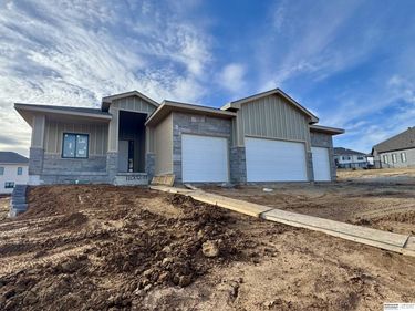 11002 S 101st Street, Papillion, NE 68046