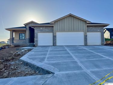 11002 S 101st Street, Papillion, NE 68046