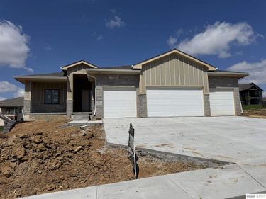 11002 S 101st Street, Papillion, NE 68046
