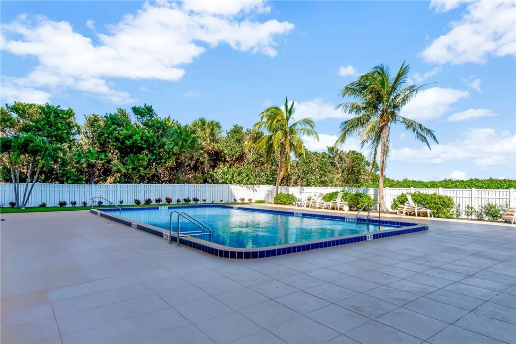 3200 N Highway A1a, Unit 605, Hutchinson Island, FL 34949 Photo