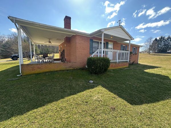 10424 Muddy Creek Mountain, Lewisburg, WV 24901