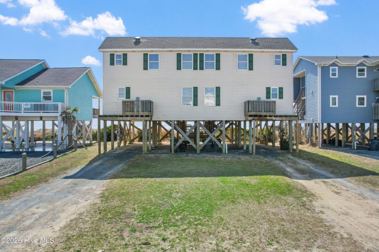 140 Ocean Boulevard E, Holden Beach, NC 28462 Main Photo