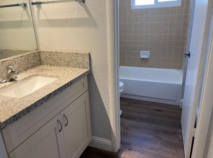 6913 Greenhaven Dr, Sacramento, CA 95831 Photo