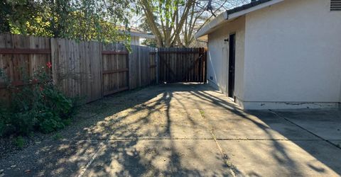 6913 Greenhaven Dr, Sacramento, CA 95831 Photo