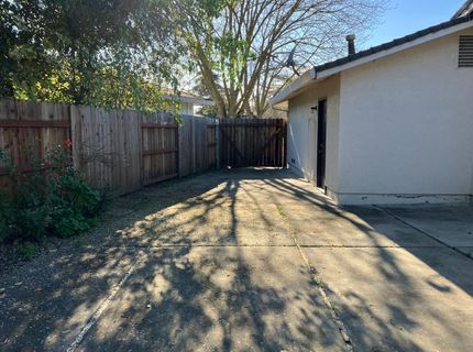 6913 Greenhaven Dr, Sacramento, CA 95831 Photo