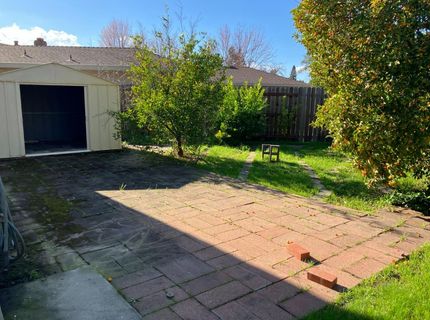 6913 Greenhaven Dr, Sacramento, CA 95831 Photo