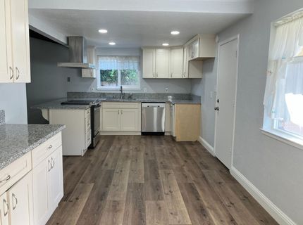 6913 Greenhaven Dr, Sacramento, CA 95831 Photo